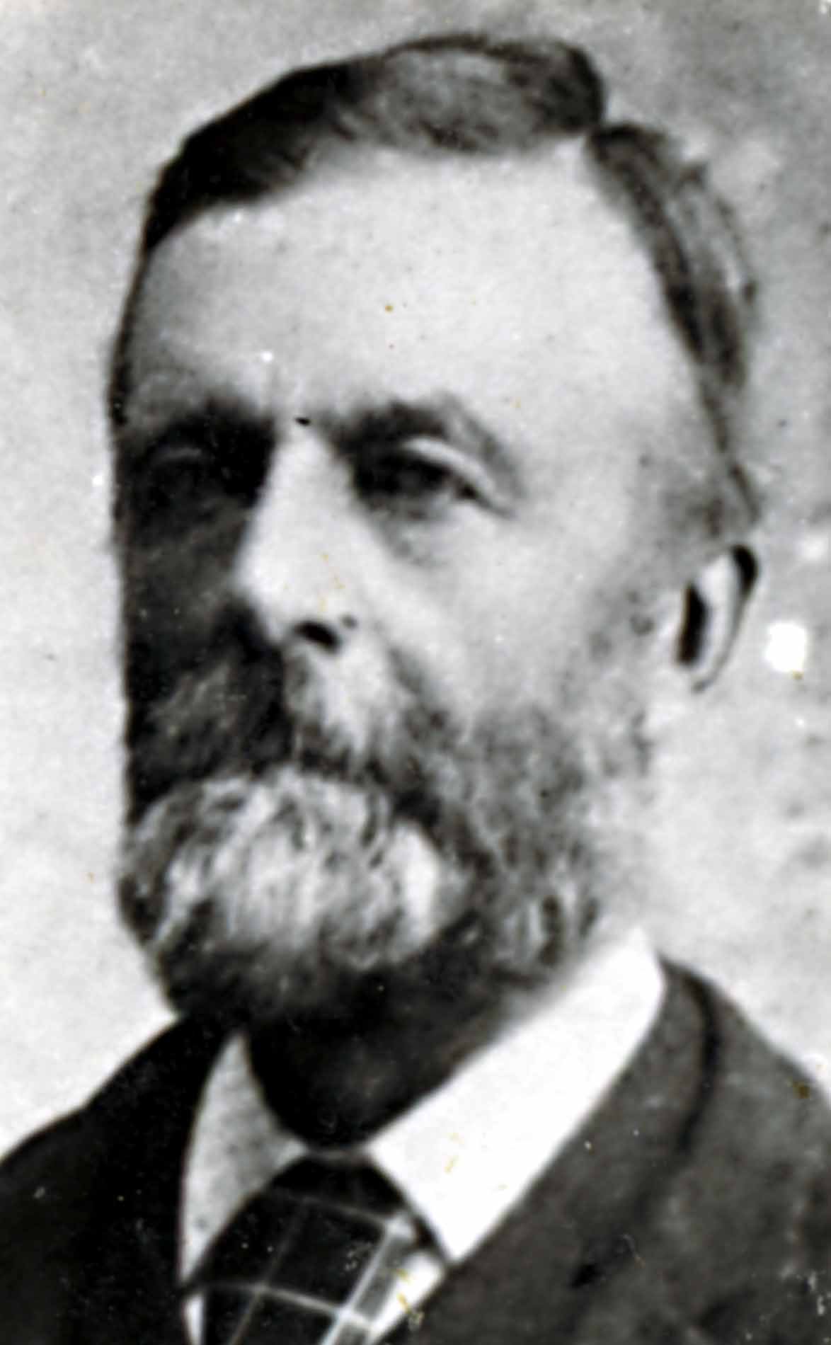 Un portrait photographique d’Edwin Rushton, l’auteur du Manuscrit 3771, un récit de la prophétie du cheval blanc.